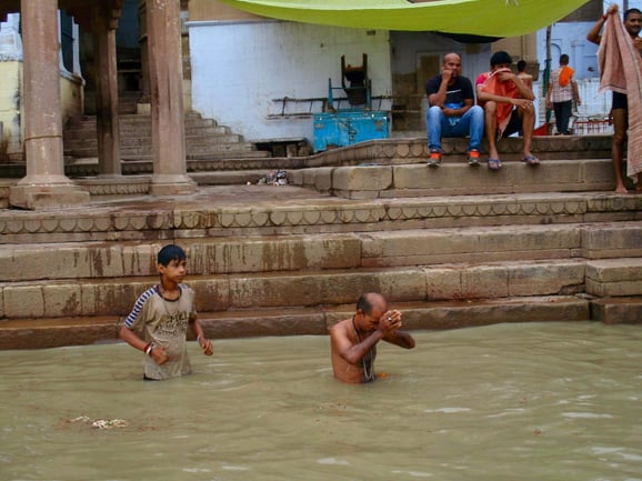 Pilgrim in Ganges copy